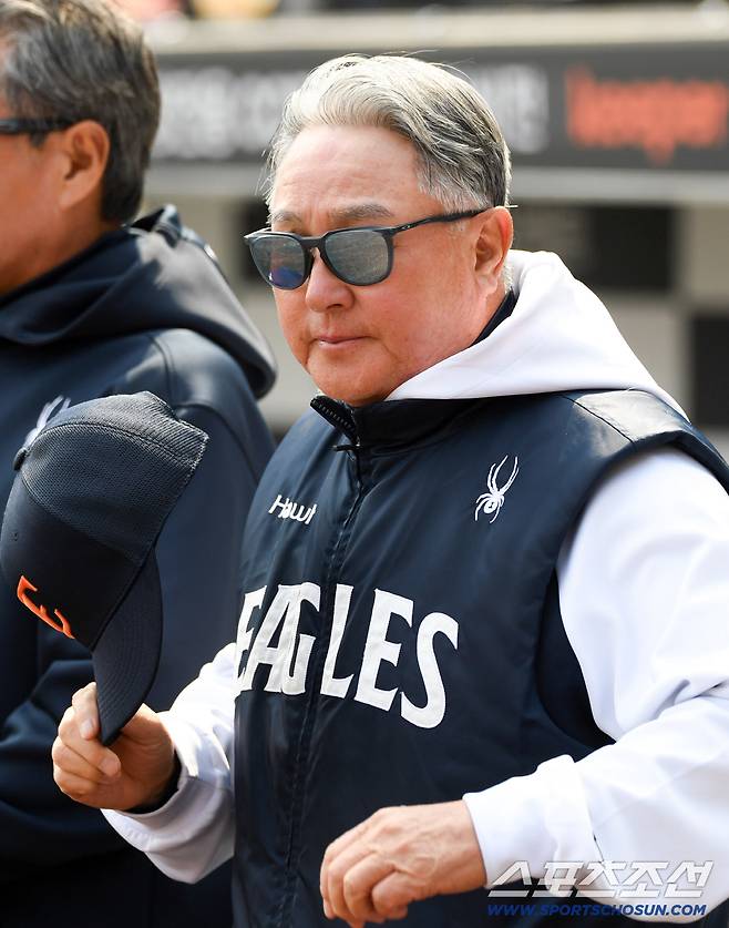 12일 대전한화생명볼파크에서 열린 KBO리그 한화 이글스와 삼성 라이온즈의 시범경기. 한화 김경문 감독이 경기를 준비하고 있다. 대전=박재만 기자 pjm@sportschosun.com/2026.03.12/