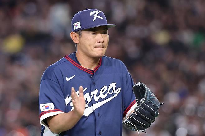 9일 일본 도쿄돔에서 열린 2026 WBC 조별리그 C조 4차전 한국과 호주의 경기, 2회말 한국 노경은이 2회를 무실점으로 마무리한 뒤 박수치고 있다. 2026.03.09. [도쿄=뉴시스]