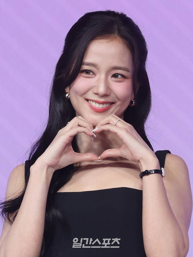 블랙핑크 지수가 26일 오전 서울 종로구 JW 메리어트 동대문 스퀘어 서울에서 열린 넷플릭스 오리지널 '월간남친' 제작발표회에 참석해 포토타임을 갖고 있다. 서병수 기자 qudtn@edaily.co.kr /2026.02.26/