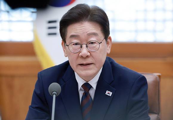 이재명 대통령이 9일 청와대에서 열린 중동상황 관련 비상경제점검회의에서 발언하고 있다. 2026.3.9 [사진=연합뉴스]