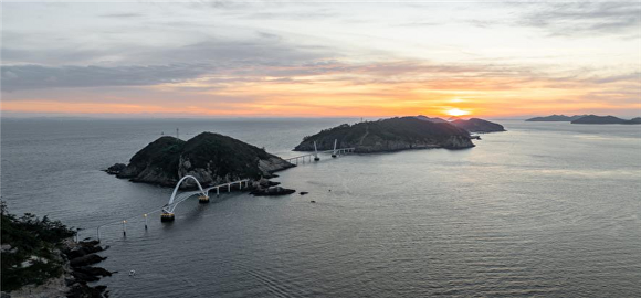 6월 개통을 앞두고 있는 고군산군도 인도교 [사진=군산시 ]