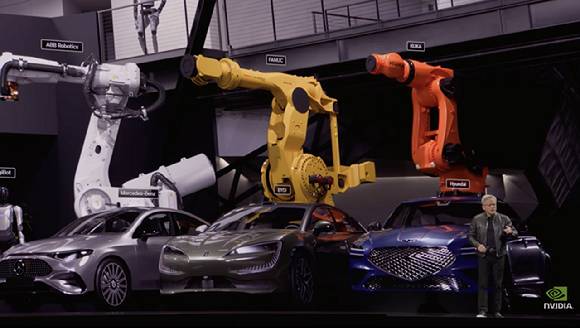 젠슨 황 엔비디아 최고경영자(CEO)가 'GTC 2026' 기조연설에서 현대자동차 협력 프로젝트를 소개하고 있다. [사진=엔비디아 유튜브 캡처]