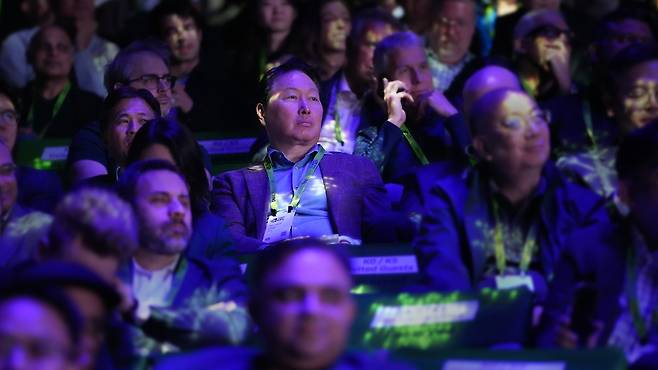 GTC 2026 키노트에 참석 중인 SK그룹 최태원 회장(SK hynix)