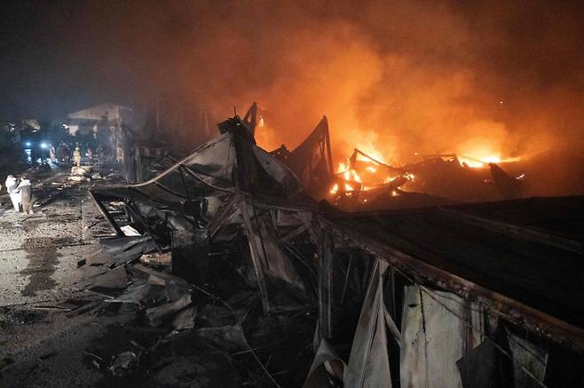 ▲ 파키스탄 공습에 불타는 아프간 카불 병원 [연합뉴스]