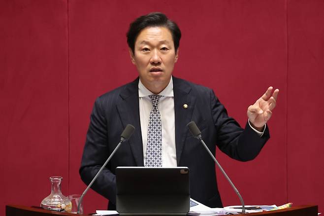 작년 9월 국회 본회의에서 정부조직법 수정안에 대한 필리버스터(무제한 토론을 위한 합법적인 의사진행 방해)를 하고 있는 국민의힘 박수민 의원 / 사진=연합뉴스