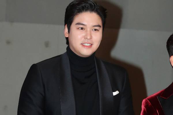 배우 이장우가 자신이 운영하는 순댓국집 '호석촌'의 식자재 미정산 논란에 휩싸인 가운데 해명을 내놨다. 사진은 배우 이장우 모습. /사진=머니투데이