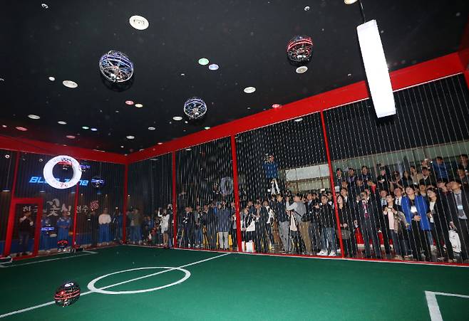 드론 축구 경기 시연 장면. 기사와는 직접적인 관계 없음. 전주시 제공