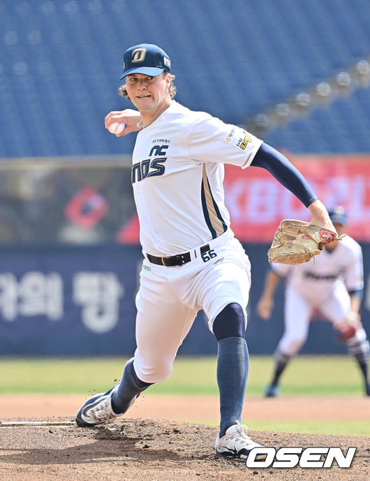 [OSEN=창원, 이석우 기자] 17일 창원NC파크에서 2026 신한 SOL KBO 리그 시범경기 NC 다이노스와 KIA 타이거즈의 경기가 열렸다.홈팀 NC는 테일러가, 방문팀 KIA는 양현종이 선발 출전했다.NC 다이노스 선발투수 테일러가 역투하고 있다. 2026.03.17 / foto0307@osen.co.kr