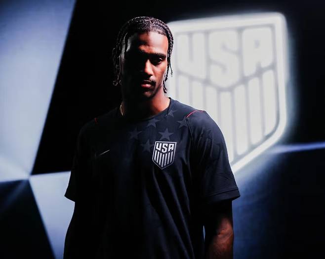 미국 축구대표팀의 2026 북중미 월드컵 어웨이 유니폼. 미국축구협회