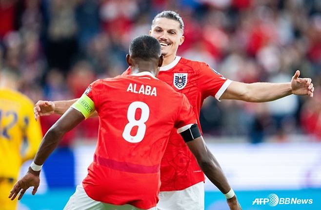 다비드 알라바(8번)와 마르셀 자비처. /AFPBBNews=뉴스1