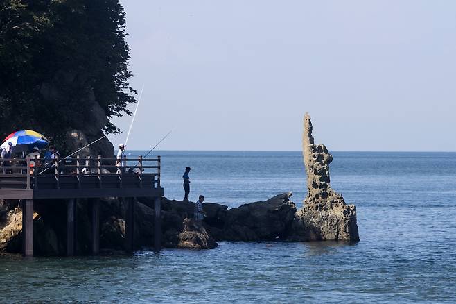 소이작도 손가락바위.