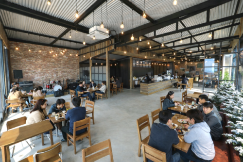 카페 ‘트리 헌드레드’