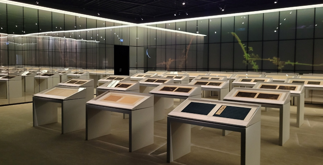 대구간송미술관 전시실 4에 세종대왕의 고손자 탄은(灘隱) 이정(李霆)의 시화첩 삼청첩 이 전시 중이다. 임훈기자 hoony@yeongnam.com