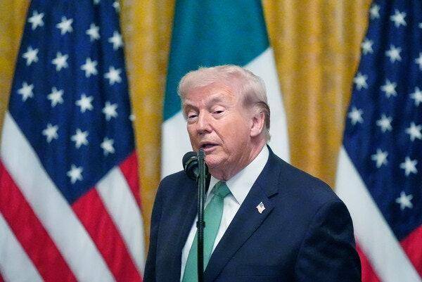 도널드 트럼프 미국 대통령이 17일(현지시간) 백악관에서 열린 성 패트릭 데이 행사에서 발언하고 있다 [사진=AP·연합뉴스]