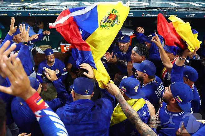 미국을 넘어 WBC 우승을 노리는 베네수엘라. ⓒ AFP=뉴스1