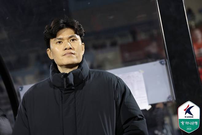 강원FC 정경호 감독. /사진=한국프로축구연맹