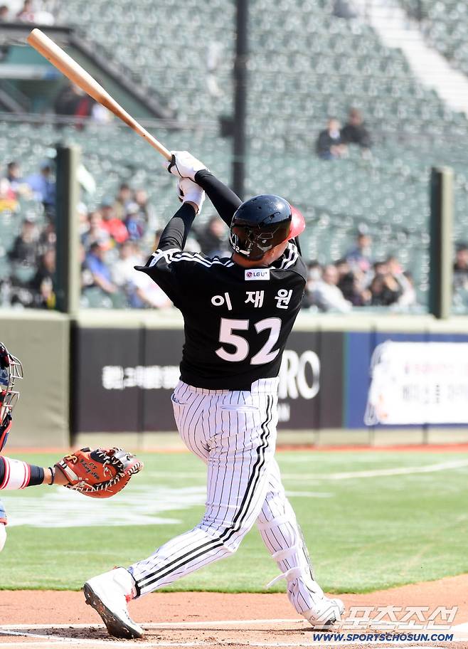 14일 부산 사직야구장에서 열린 KBO리그 롯데 자이언츠와 LG 트윈스의 시범경기. LG 이재원이 타격을 하고 있다. 부산=박재만 기자 pjm@sportschosun.com/2026.03.14/