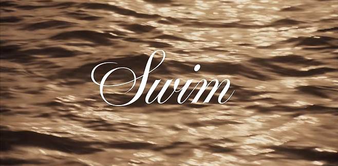 그룹 방탄소년단(BTS) 정규 5집 ‘아리랑’(ARIRANG) 타이틀곡 ‘스윔’(SWIM) 뮤직비디오 티저 속 장면. /유튜브