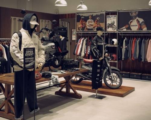 2월 스타필드 코엑스몰에 오픈한 핍스모터사이클 매장 전경