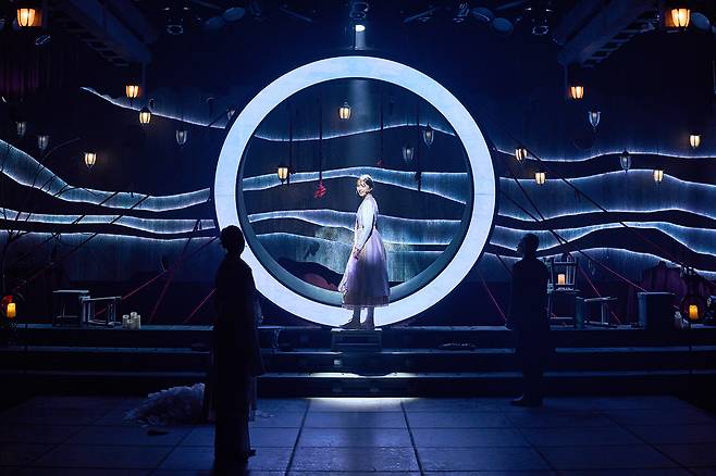 뮤지컬 ‘홍련’에서 홍련(김이후)은 비로소 한을 풀고 천도정을 나선다. 마틴엔터테인먼트 제공