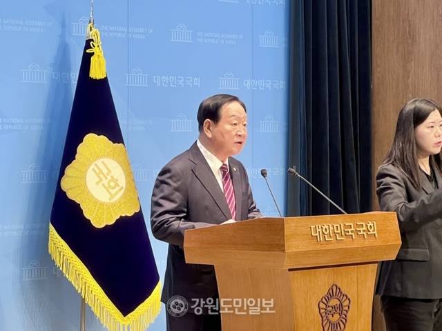 ▲ 국민의힘 한기호 국회의원이 18일 국회 소통관에서 기자회견을 하고 있다. 이세훈 기자