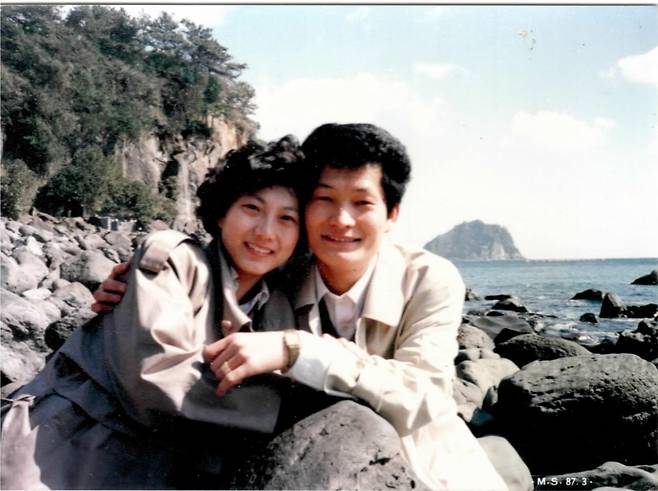 젊은 시절 부인 남영신 여사와 함께. / 본인 제공