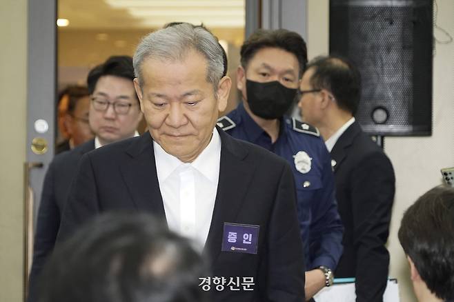 이상민 전 행정안전부 장관이 지난 12일 서울 중구 은행회관에서 열린 10·29 이태원참사 진상규명 청문회에 증인으로 참석하고 있다. 사진공동취재단