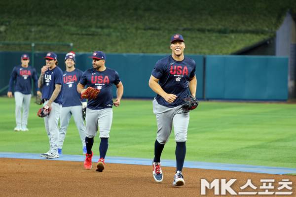애런 저지가 타격 연습을 위해 이동하고 있다. 사진(美 마이애미)= 김재호 특파원