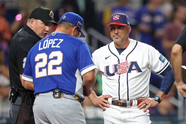 데로사 감독은 다음 대회에도 감독을 맡고싶다는 의지를 드러냈다. 사진= Getty Images/AFP= 연합뉴스 제공