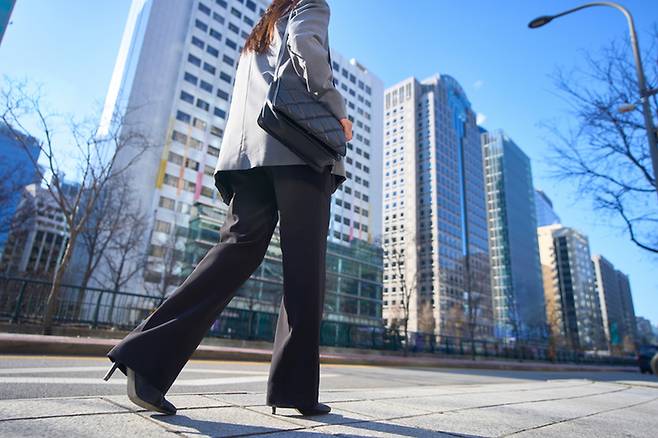 전문가들은 단순 보행량 증가보다 속도 변화를 주는 보행 습관이 심폐 기능 개선에 도움이 될 수 있다고 설명한다. 게티이미지