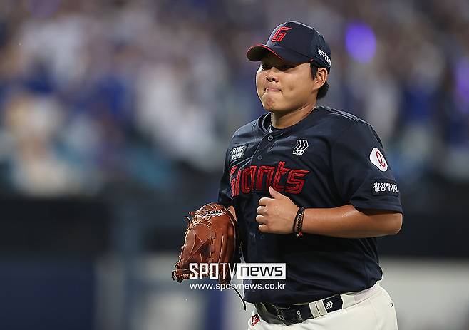 ▲ 팔꿈치 불편함으로 스프링캠프 종료 이틀을 앞두고 조기 귀국했던 롯데 자이언츠 박진이 결국 토미존 수술을 받게 되면서, 올 시즌 마운드에 설 수 없게 됐다. ⓒ곽혜미 기자
