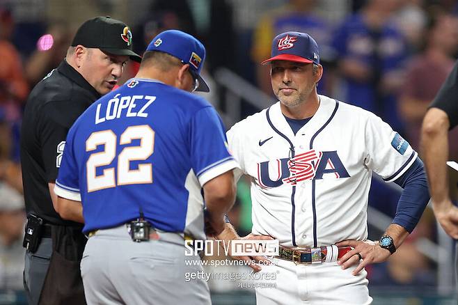 ▲ 결승전을 앞둔 베네수엘라 오마르 로페스 감독과 미국 마크 데로사 감독. 2026년 WBC는 베네수엘라의 우승으로 마무리됐다.