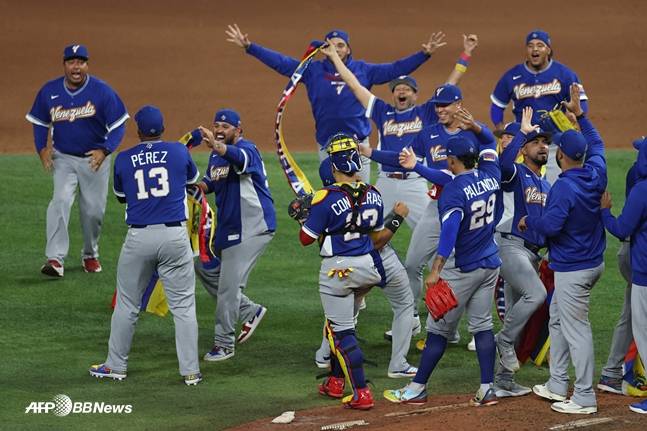 기뻐하는 베네수엘라 선수들. /AFPBBNews=뉴스1