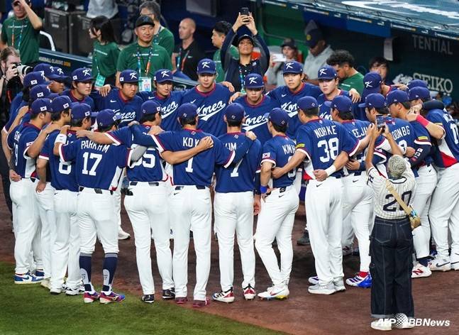 2026 월드베이스볼클래식(WBC) 경기를 앞두고 결의를 다지는 대한민국 야구 국가대표팀. /AFPBBNews=뉴스1