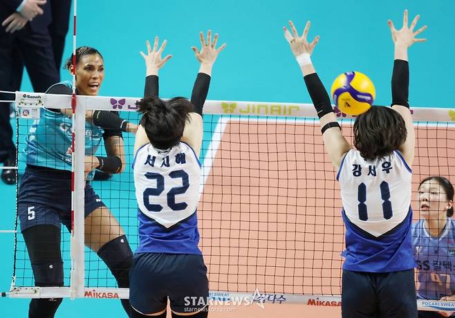[B하인드★] '용병계 김연경' 지젤 실바 또 트리플크라운! '몰빵 배구'로 GS 4년 만에 봄 잔치