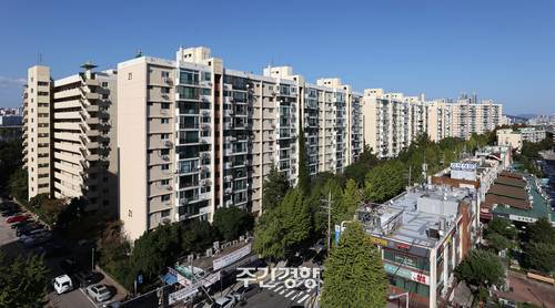 서울시 강남구 압구정 현대1,2차 아파트 단지의 모습. 경향신문 자료사진