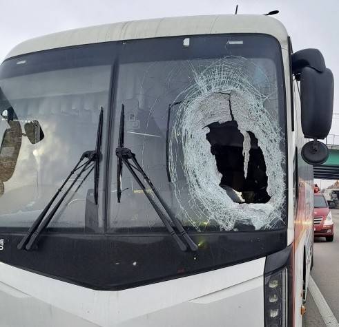 사고를 당한 버스 [경기도소방재난본부 제공. 재판매 및 DB 금지]