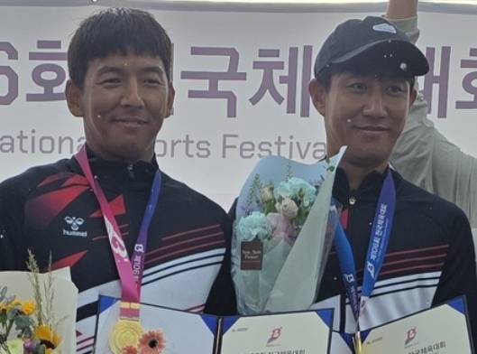 경북도청 요트팀 채봉진(왼쪽), 신상민 선수. 경상북도체육회 제공