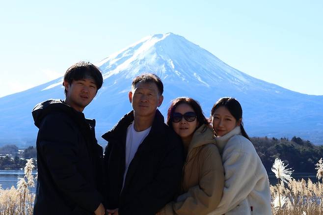 박제원 선수 가족 사진. 가족 모두 사이클 국가대표 출신이다.(왼쪽부터 아들 박제원, 아버지 박종현, 어머니 최심미, 딸 박지혜). /박종현 제공