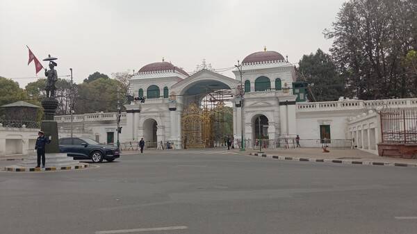 네팔&nbsp; 정부종합청사 건물,&nbsp; 총선에서 압도적으로 지지를 보낸 네팔 국민들이 새정부에 대한 기대가 크다.&nbsp; 사진 이용호 카트만두 주재기자&nbsp;