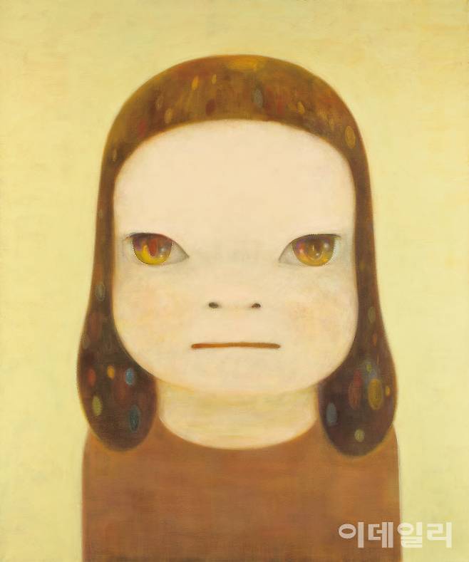 요시토모 나라의 회화 ‘낫싱 어바웃 잇’(Nothing about It, 2016, 194×162㎝). “나약해 보이지만 굴복하지 않는 자아를 투영했다”는 작가의 캐릭터인 ‘아이’의 상반신만으로 대형화면을 채웠다. 31일 여는 서울옥션 ‘컨템포러리 아트 세일’에 추정가 147억∼220억원을 달고 나선다. 낙찰되면 ‘국내 미술품 경매 최고가’ 작품으로 등극한다(사진=서울옥션).