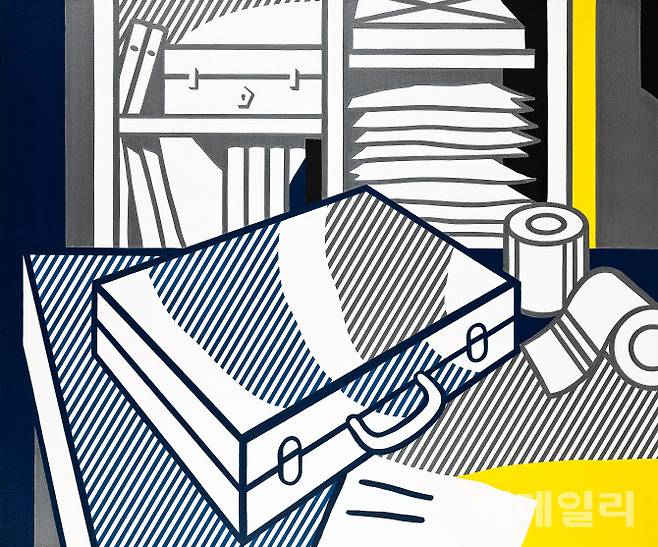 로이 리히텐슈타인의 ‘서류가방이 있는 정물’(Still Life with Attache Case, 1976, 127×152.2㎝). 추정가는 60억∼80억원을 달고 31일 여는 서울옥션 ‘컨템포러리 아트 세일’에 나선다(사진=서울옥션).