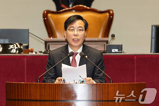 송언석 국민의힘 원내대표가 19일 서울 여의도 국회에서 열린 의원총회에서 발언하고 있다. 2026.3.19 ⓒ 뉴스1 이승배 기자