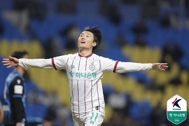 대전 엄원상이 인천전에서 득점 후 환호하고 있다. 사진 | 한국프로축구연맹