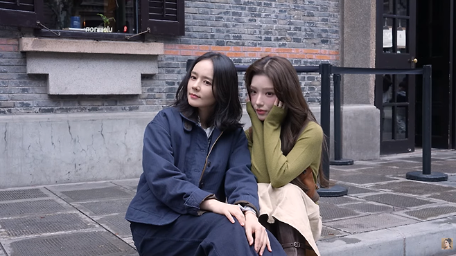 한가인-백설. 유튜브 채널 ‘자유부인 한가인’