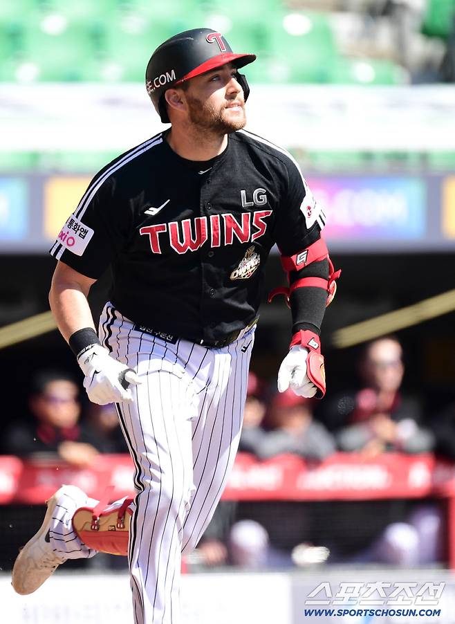 19일 인천 SSG랜더스필드에서 열린 KBO리그 SSG와 LG의 경기. 1회초 1타점 적시타 날린 LG 오스틴. 인천=송정헌 기자songs@sportschosun.com/2026.03.19/