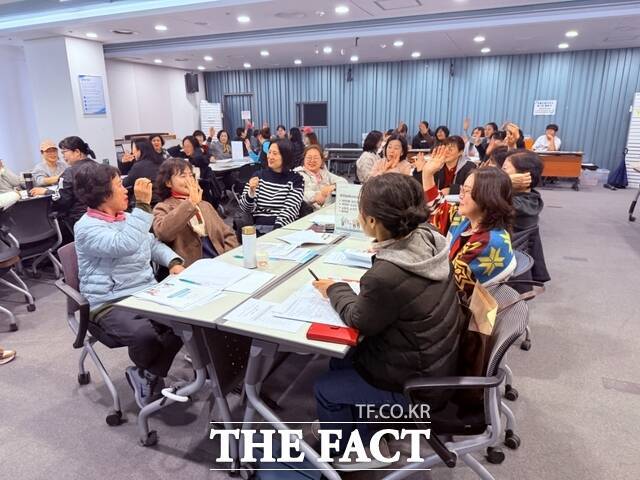 당진시는 '생활 도움 서비스 애니맘'의 본격 시행을 앞두고 18일 애니맘 활동가 오리엔테이션을 실시했다. /당진시