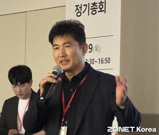 김완집 전국정보보호정책협의회 회장이 인사말을 하고 있다.