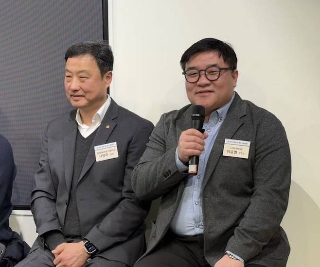 이승영 LIG 넥스원 CTO가 국방 인공지능 혁신 네트워크 세미나 토론회에서 발언하고 있다. 사진=백종민 테크 스페셜리스트