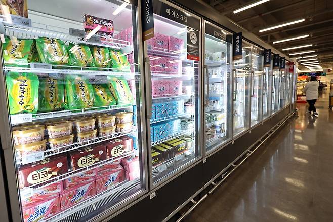 서울시내 한 대형마트에 과자가 진열돼 있다.2026.3.16 ⓒ 뉴스1